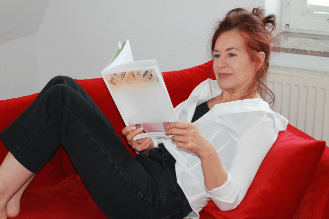 Naturheilpraxis_Edewecht_Petra_Marinesse_Sofa Naturheilpraxis Edewecht Petra Marinesse Sofa